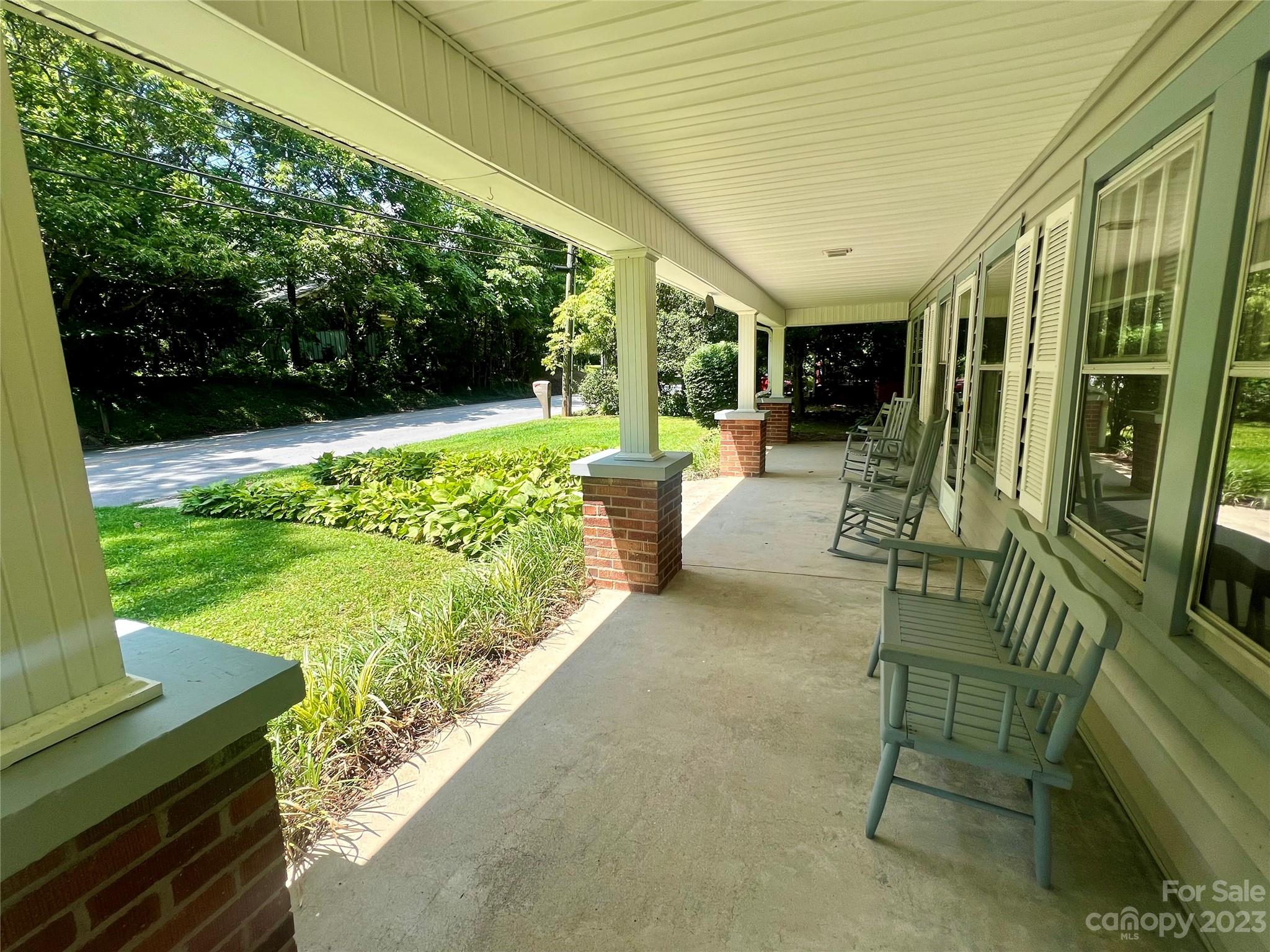 930 Kanuga Road Hendersonville, NC 28739 - Photo 3 of 30 Gallery Image 3