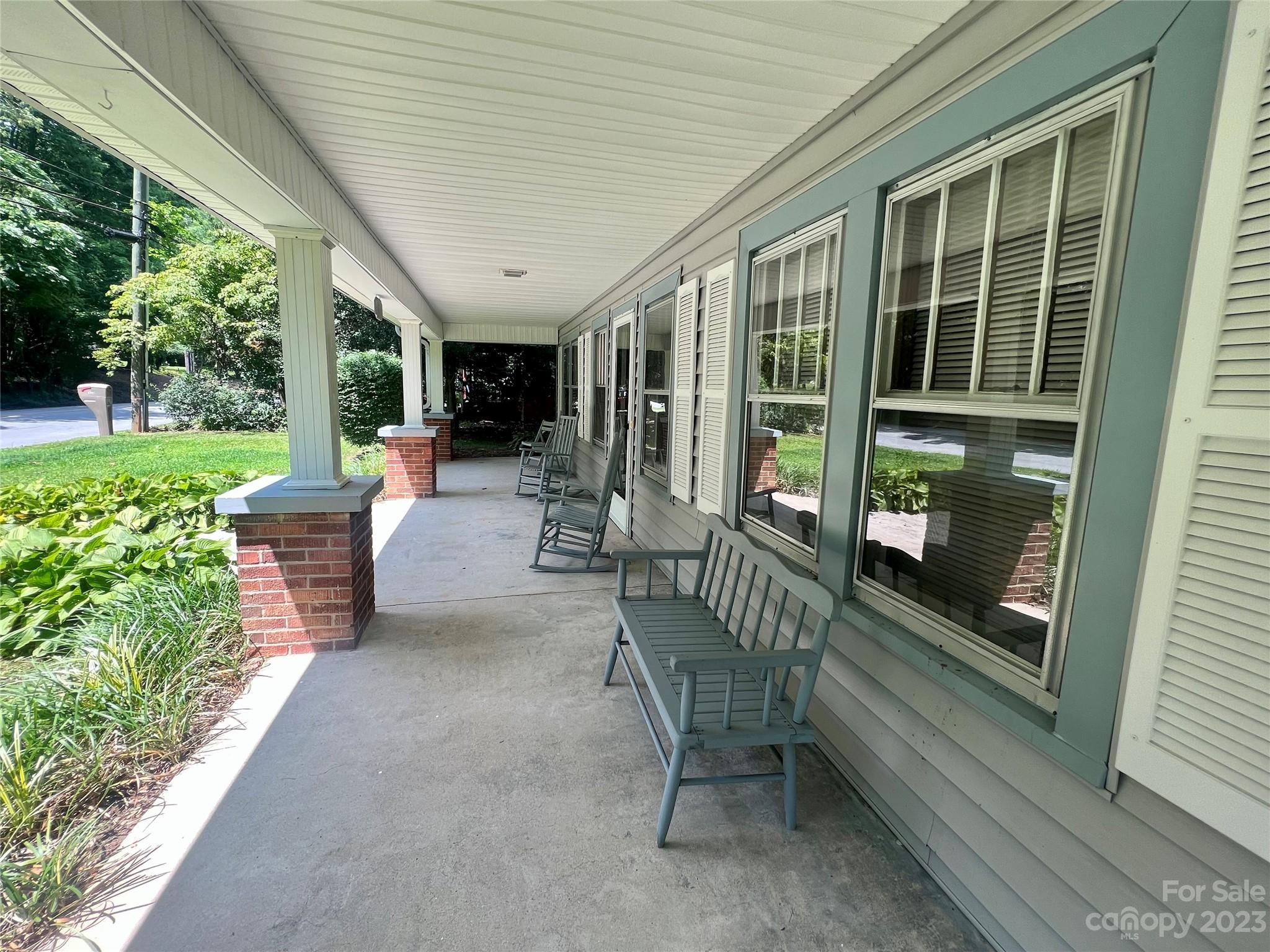 930 Kanuga Road Hendersonville, NC 28739 - Photo 4 of 30 Gallery Image 4