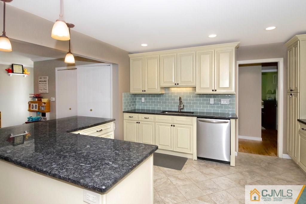 47 Sherold Road Colonia, NJ 07067 - Photo 9 of 22 Gallery Image 9