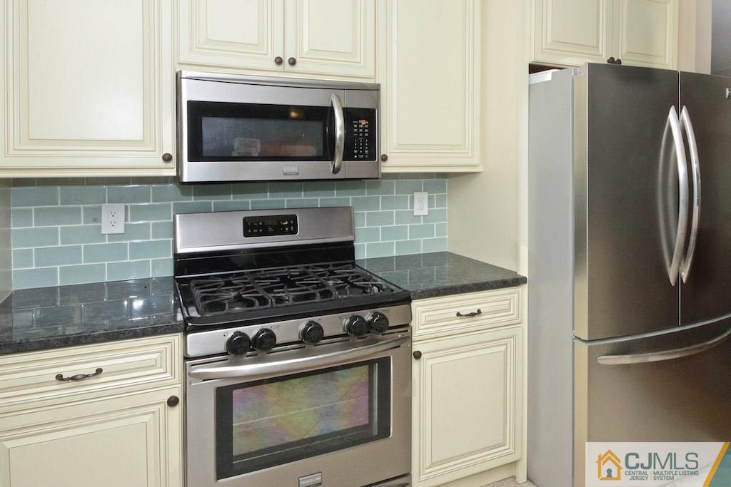 47 Sherold Road Colonia, NJ 07067 - Photo 10 of 22 Gallery Image 10
