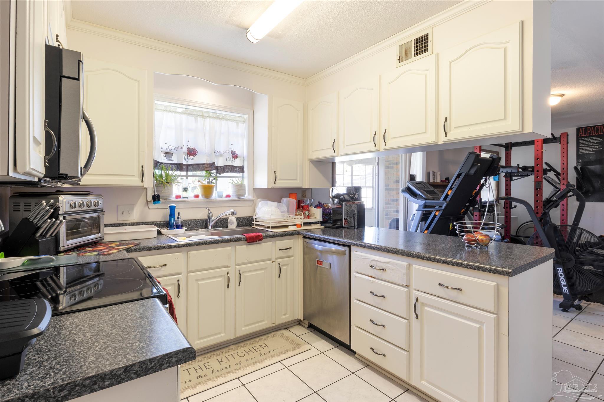 7342 Templeton Road Pensacola, FL 32506 - Photo 12 of 36