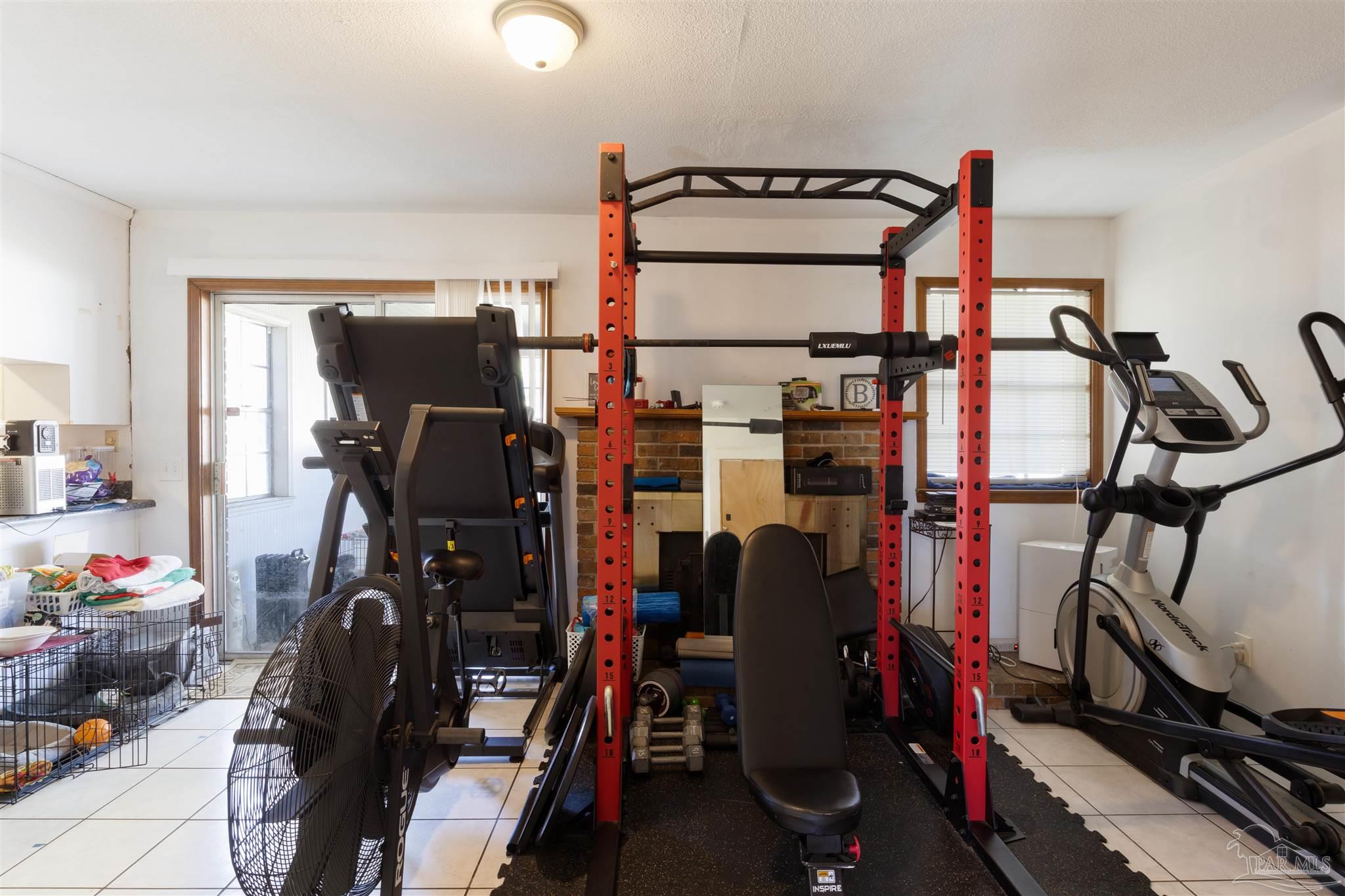 7342 Templeton Road Pensacola, FL 32506 - Photo 16 of 36