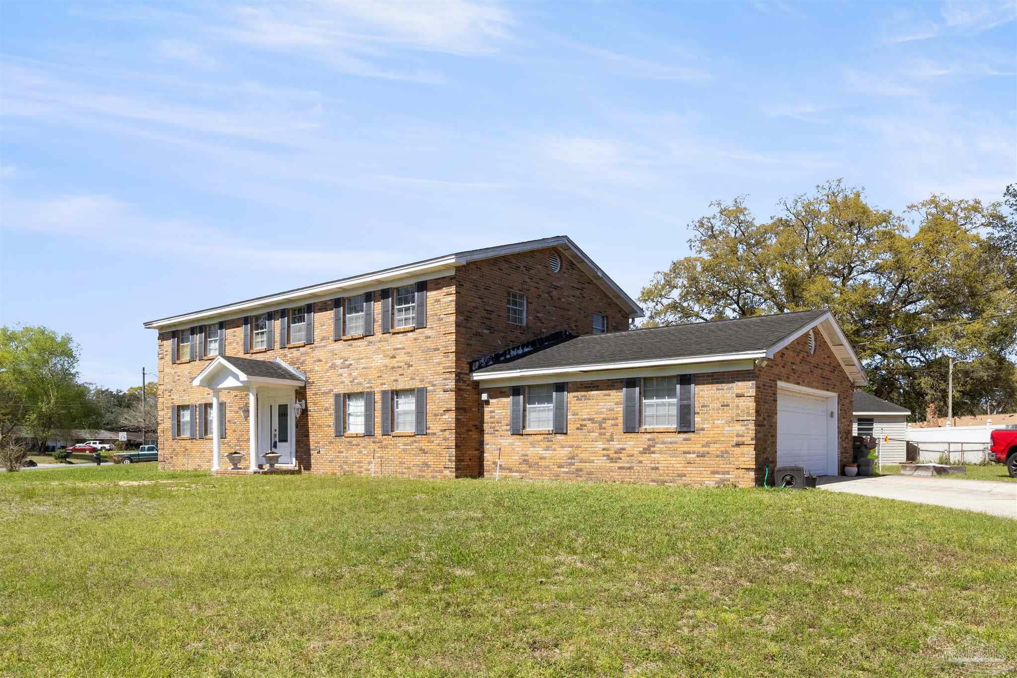 7342 Templeton Road Pensacola, FL 32506 - Photo 3 of 36