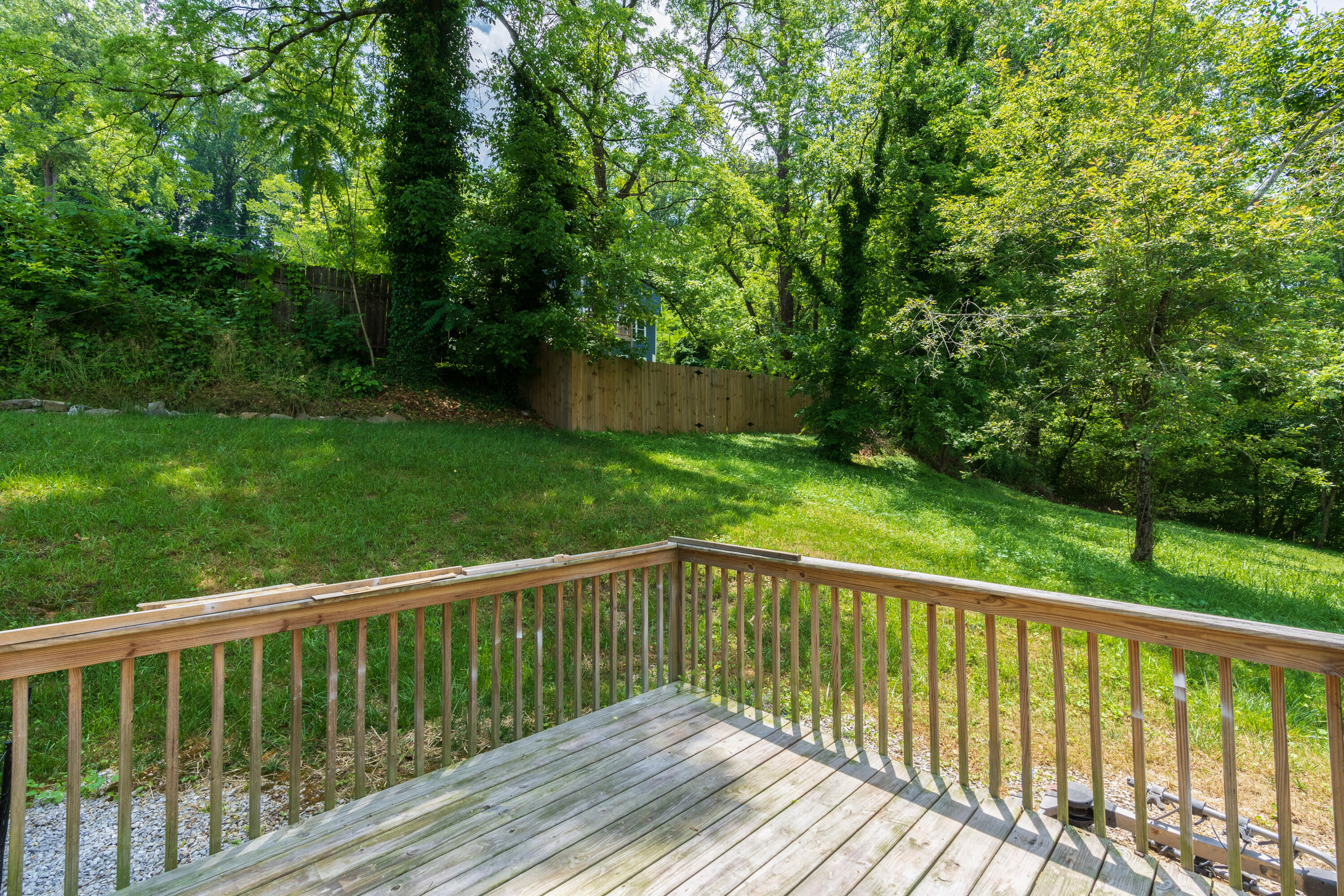 1024 Lullwater Road Chattanooga, TN 37405 - Photo 25 of 36 19 - 1024 Lulwater Rd - Exteriors