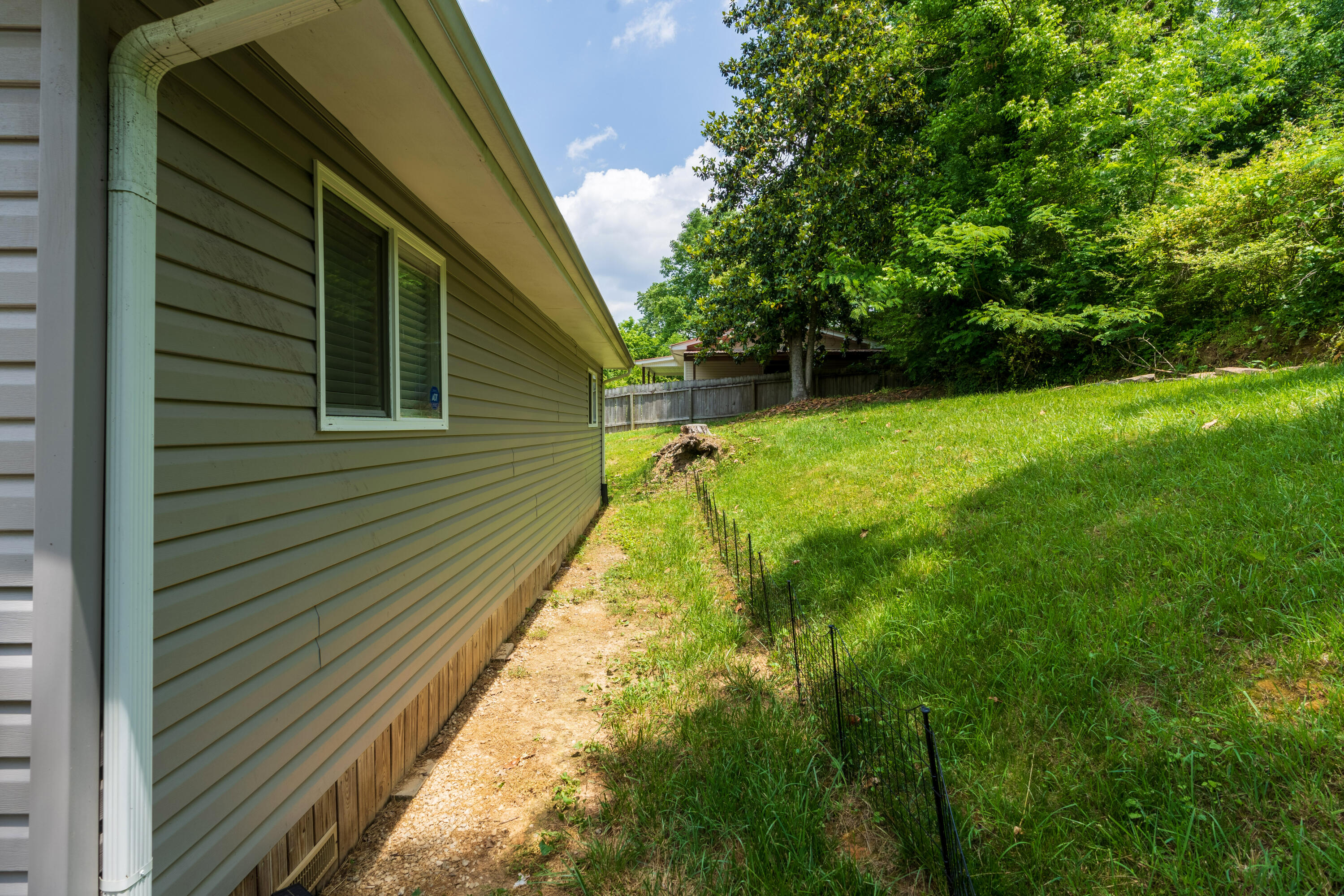 1024 Lullwater Road Chattanooga, TN 37405 - Photo 28 of 36 17 - 1024 Lulwater Rd - Exteriors