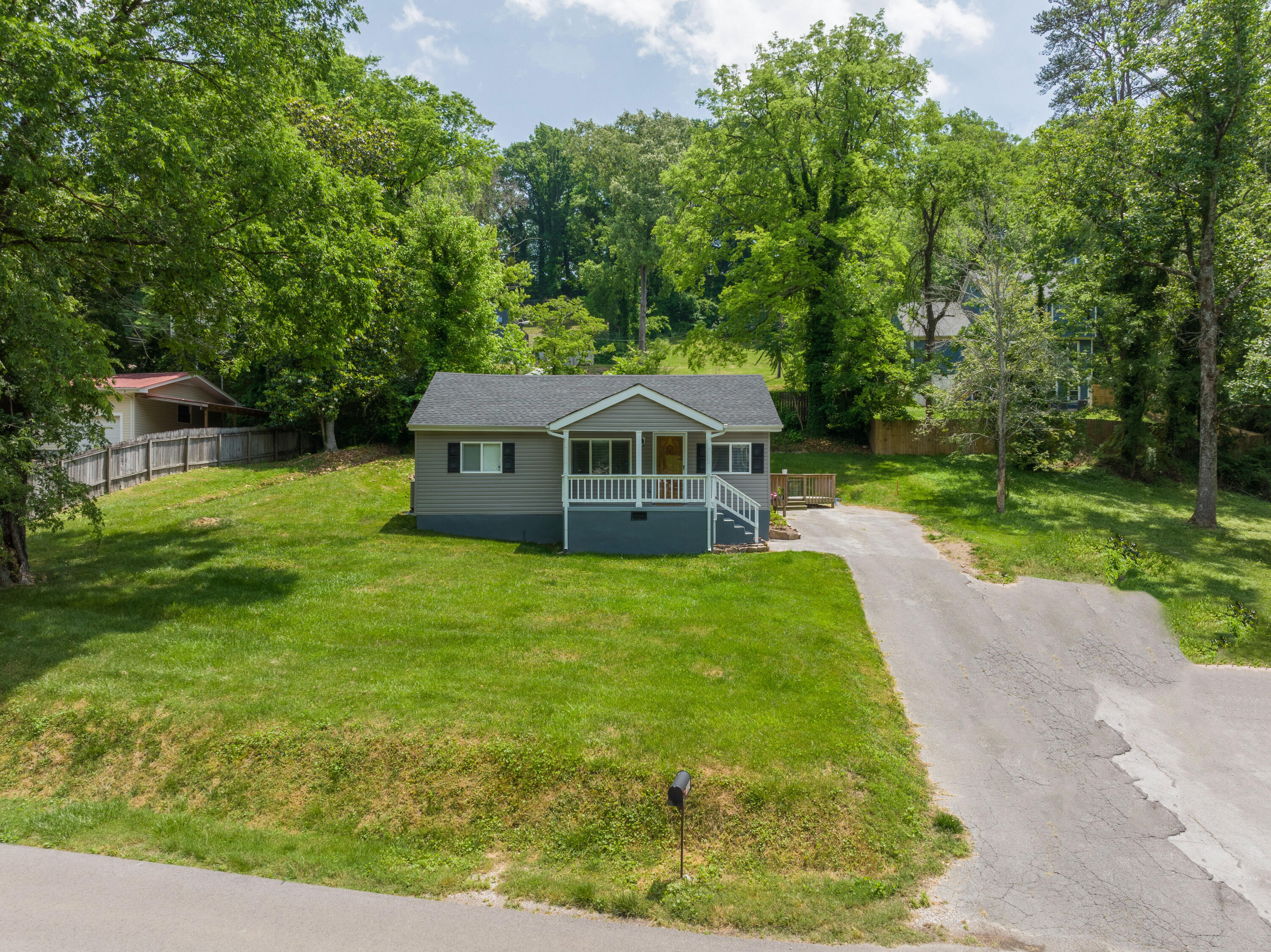 1024 Lullwater Road Chattanooga, TN 37405 - Photo 36 of 36 02 - 1024 Lulwater Rd - Aerials