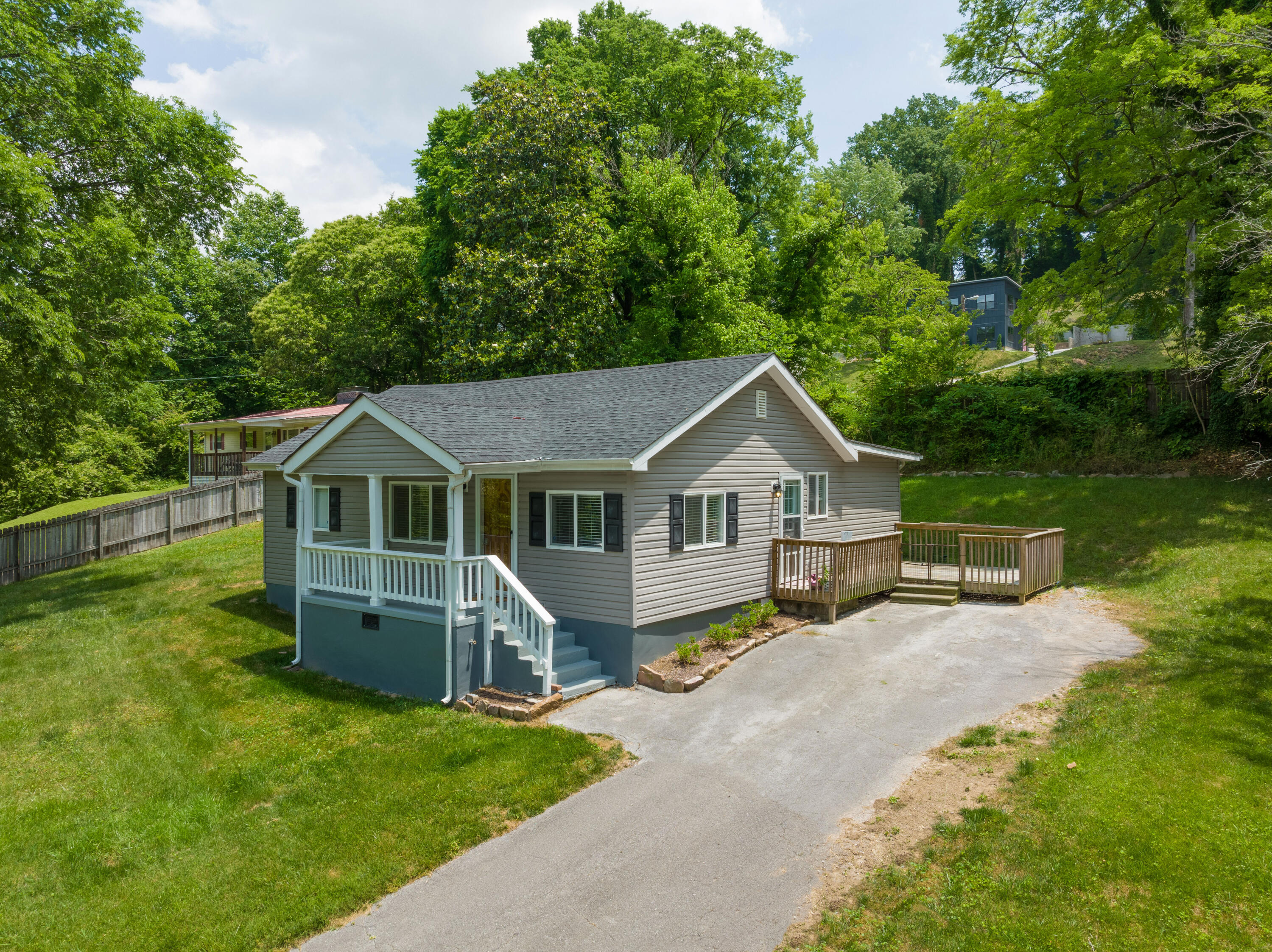 1024 Lullwater Road Chattanooga, TN 37405 - Photo 5 of 36 03 - 1024 Lulwater Rd - Aerials