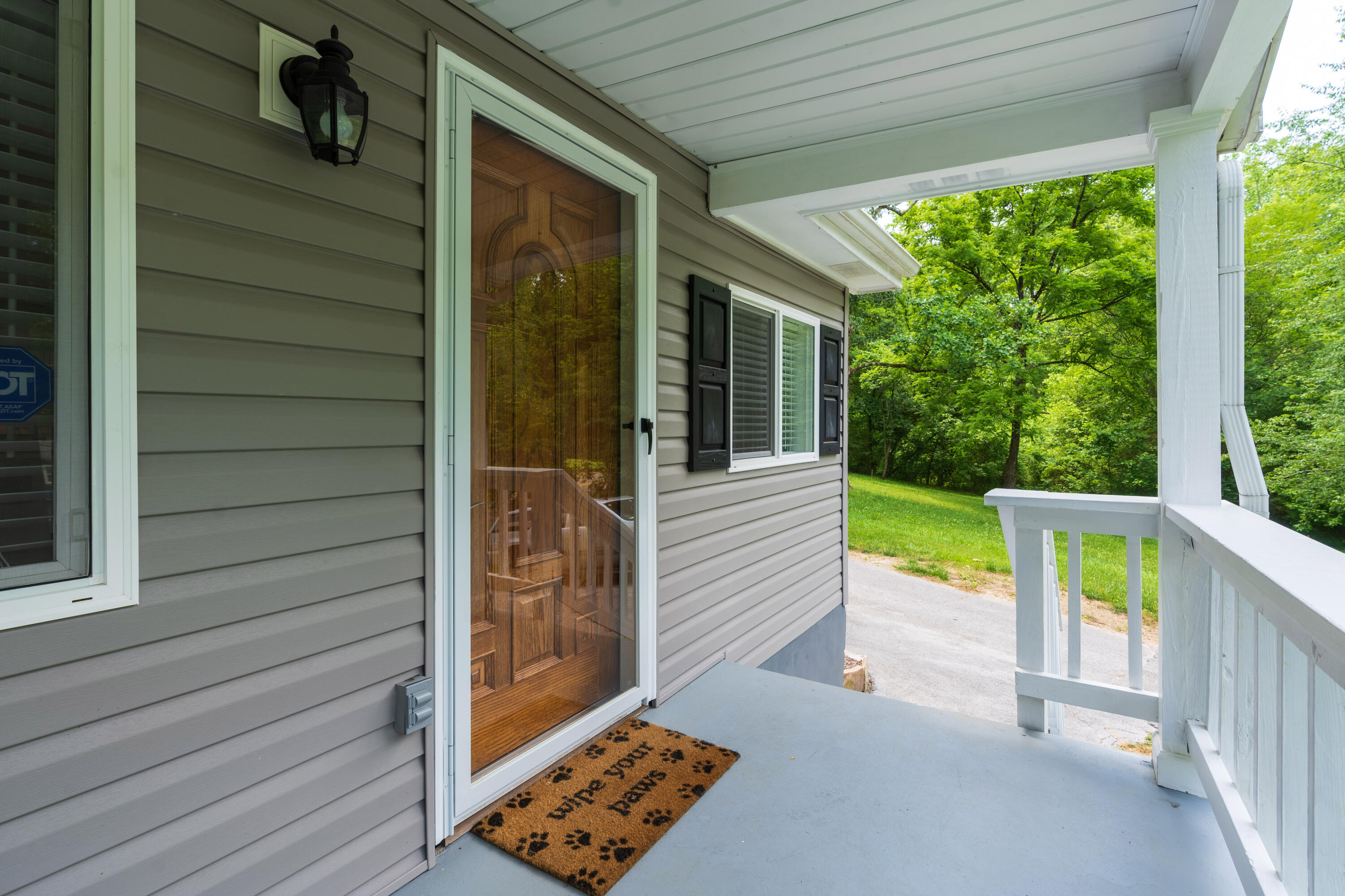 1024 Lullwater Road Chattanooga, TN 37405 - Photo 8 of 36 13 - 1024 Lulwater Rd - Exteriors