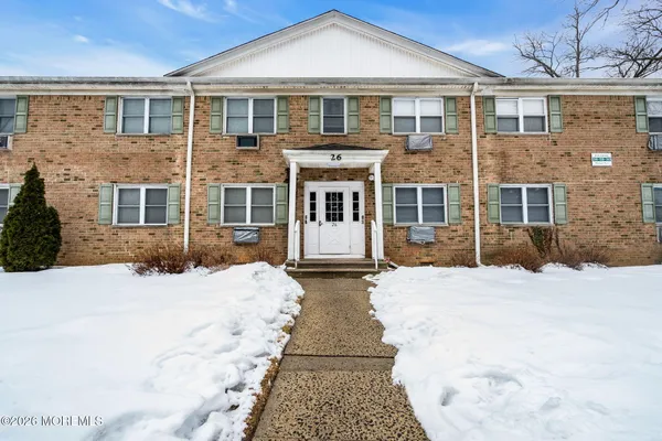 $264,000 | 26 Windsor Terrace, Unit E, Freehold, NJ 07728