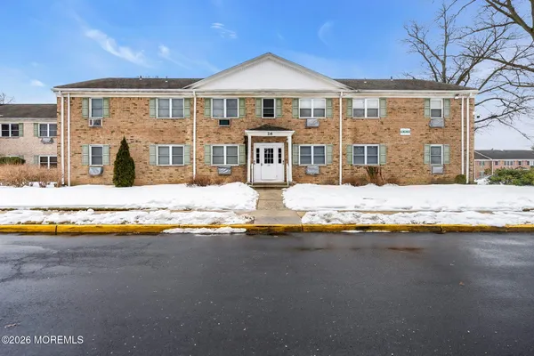 $264,000 | 26 Windsor Terrace, Unit E, Freehold, NJ 07728