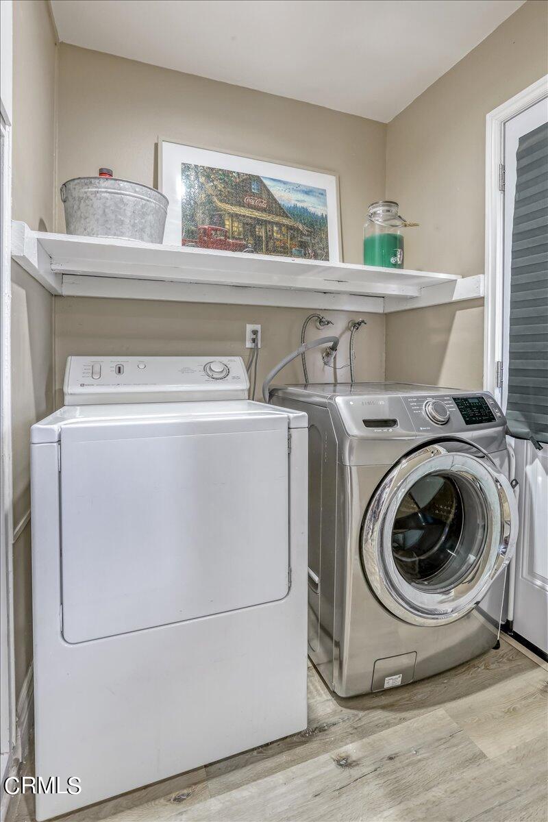 635 Oleander Drive Oxnard, CA 93033 - Photo 16 of 37 a utility room with dryer and washer