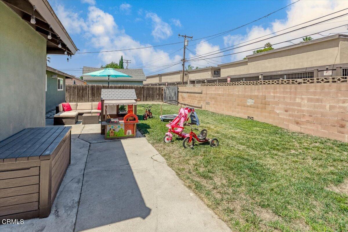 635 Oleander Drive Oxnard, CA 93033 - Photo 35 of 37 a view of a garage with a white house