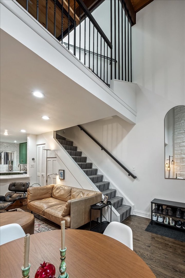 2707 North Racine Avenue, Unit A Chicago, IL 60614 - Photo 11 of 25 Gallery Image 11