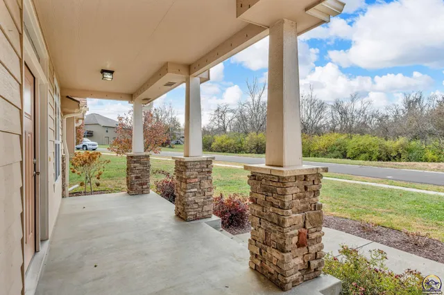 $404,000 | 4218 Southwest Stonybrook Drive, Topeka, KS 66610
