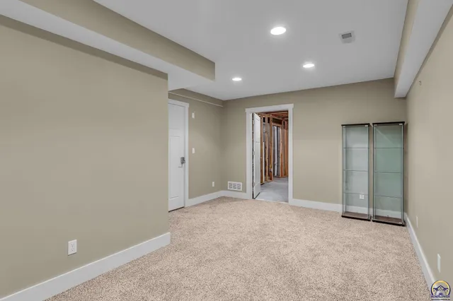 $404,000 | 4218 Southwest Stonybrook Drive, Topeka, KS 66610