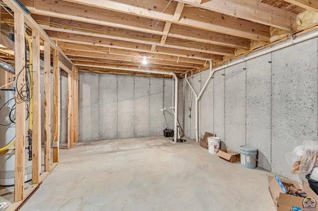 $404,000 | 4218 Southwest Stonybrook Drive, Topeka, KS 66610