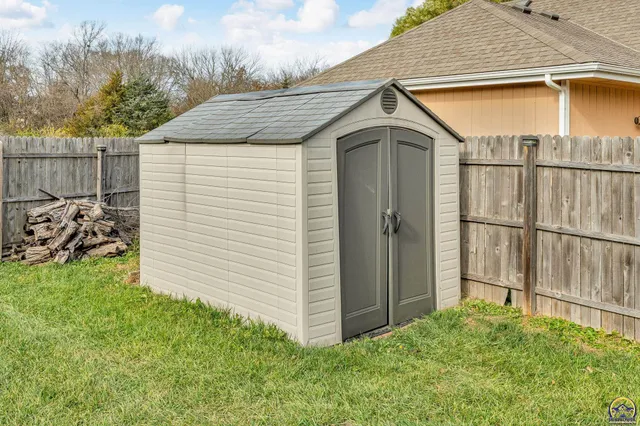 $404,000 | 4218 Southwest Stonybrook Drive, Topeka, KS 66610