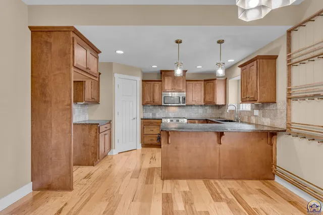 $404,000 | 4218 Southwest Stonybrook Drive, Topeka, KS 66610