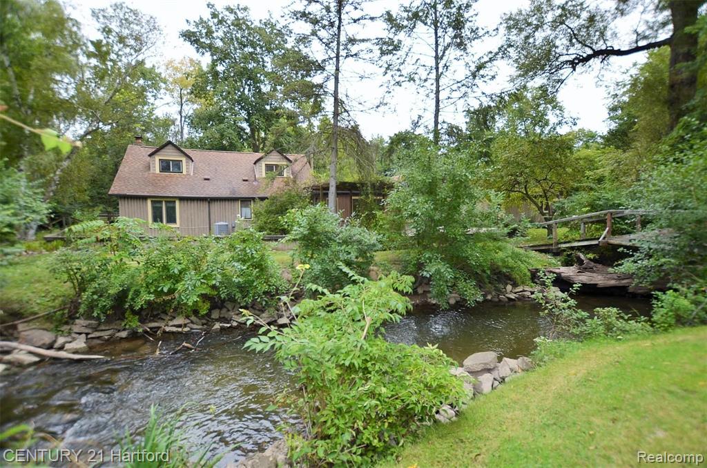 31395 West Nine Mile Road Farmington Hills, MI 48336 - Photo 36 of 40