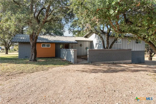 $450,000 | 106 Pamela Drive, Gatesville, TX 76528