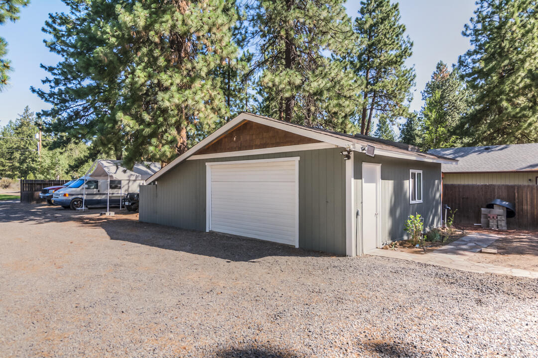 19407 Apache Road Bend, OR 97702 - Photo 6 of 35 Apache Rd 19407 Web (9 of 45)