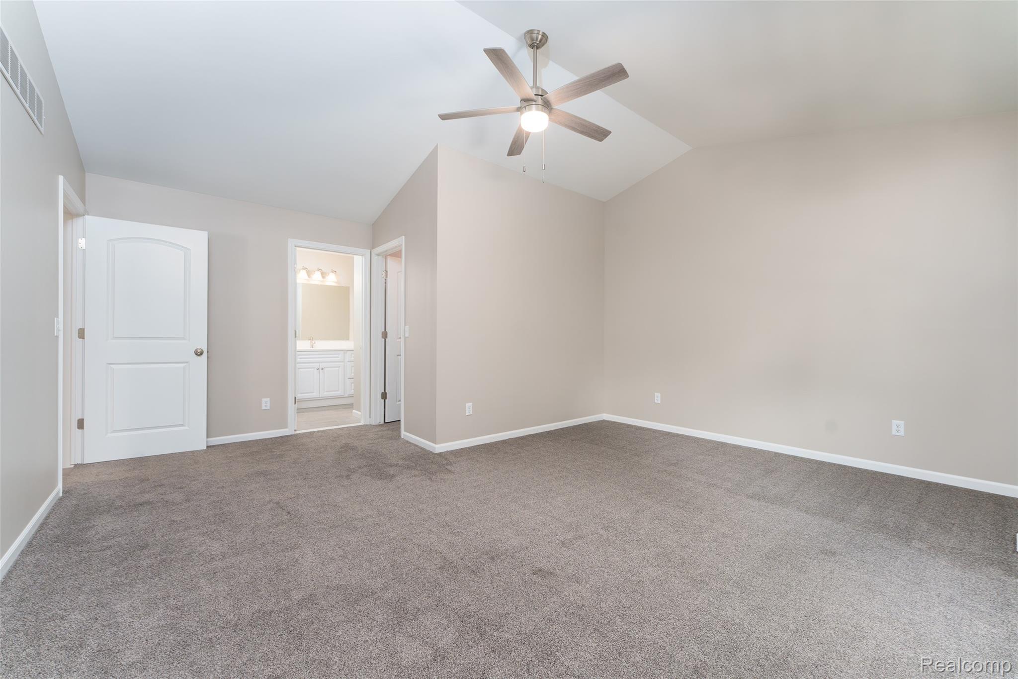 10551 West Allen Road Fowlerville, MI 48836 - Photo 11 of 34 DSC07814.jpg