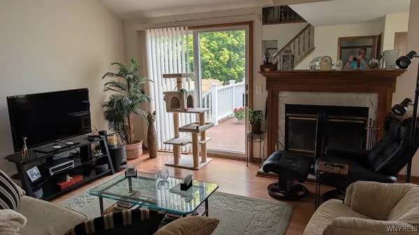 $285,000 | 165 Niagara Shore Drive, Tonawanda, NY 14150