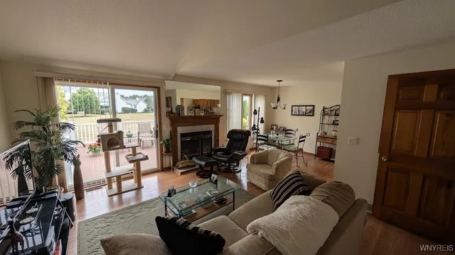 $285,000 | 165 Niagara Shore Drive, Tonawanda, NY 14150