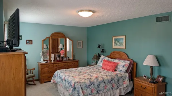 $285,000 | 165 Niagara Shore Drive, Tonawanda, NY 14150
