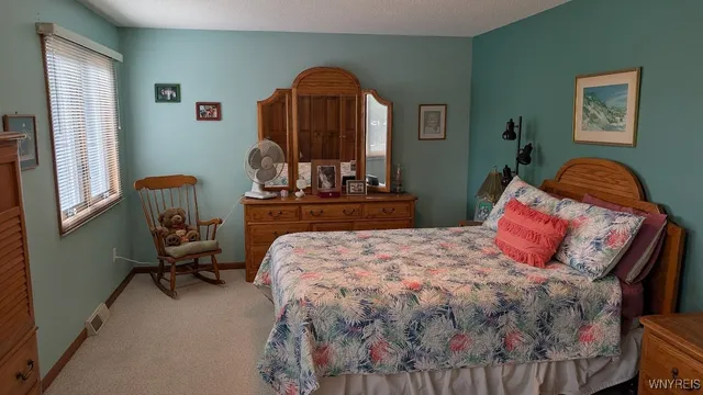 $285,000 | 165 Niagara Shore Drive, Tonawanda, NY 14150