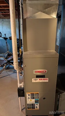 $285,000 | 165 Niagara Shore Drive, Tonawanda, NY 14150