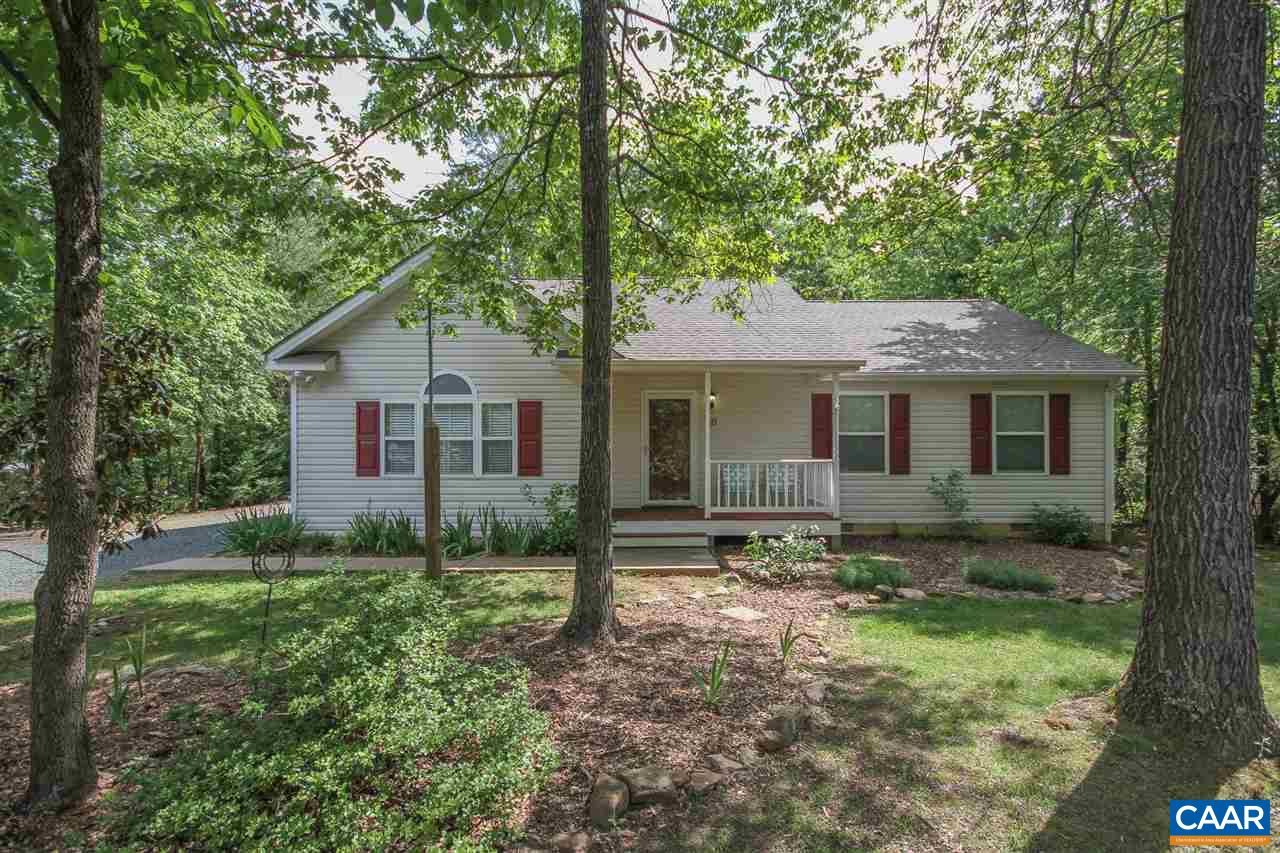 13 Deer Path Road Palmyra, VA 22963 - Photo 14 of 17 front view of a house with a yard