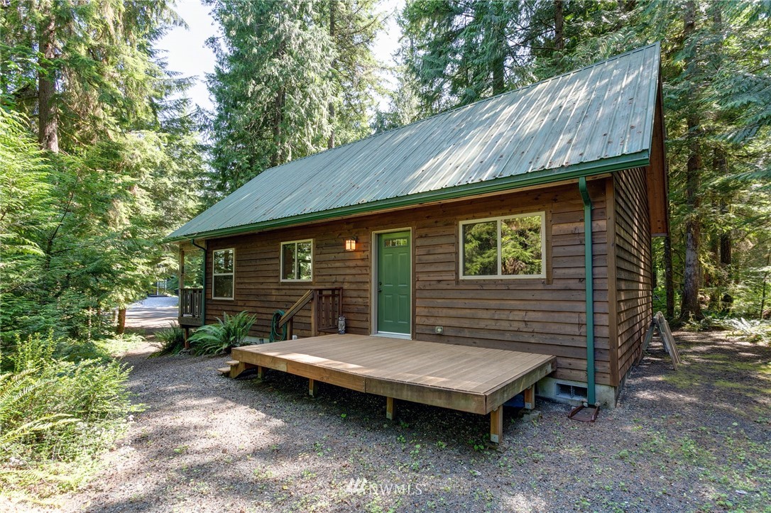 21006 Pinnacle Road Glacier, WA 98244 - Photo 2 of 23 Gallery Image 2