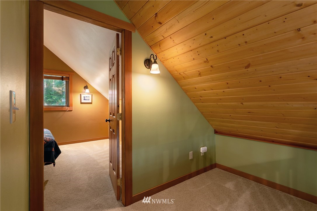 21006 Pinnacle Road Glacier, WA 98244 - Photo 17 of 23 Gallery Image 17
