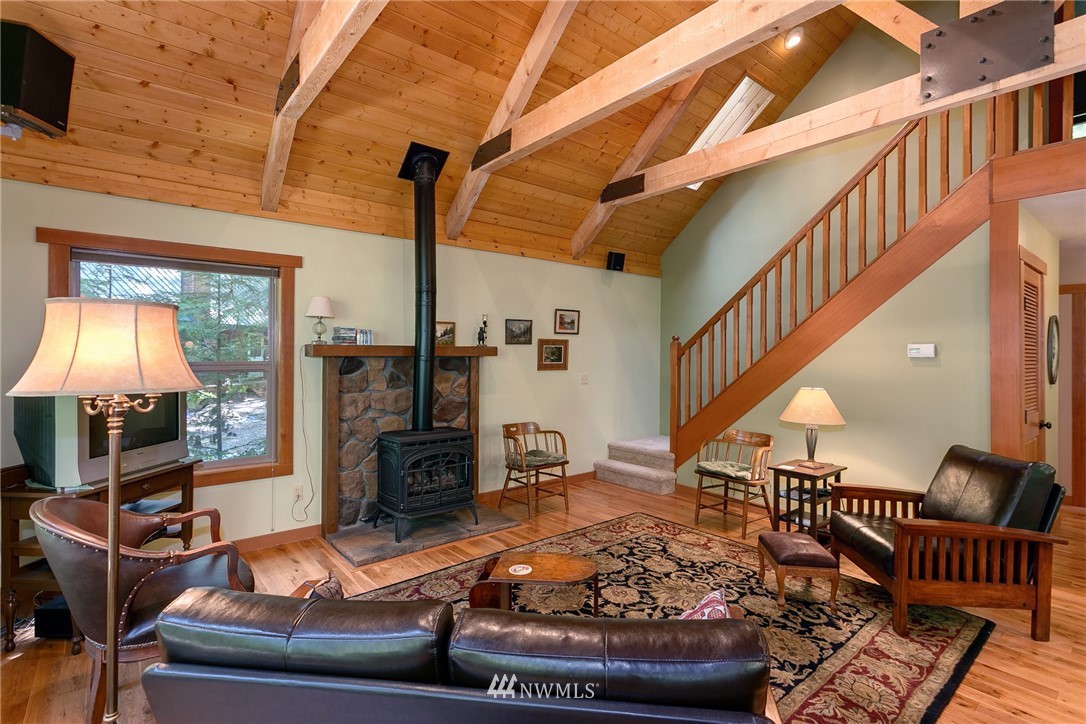 21006 Pinnacle Road Glacier, WA 98244 - Photo 5 of 23 Gallery Image 5