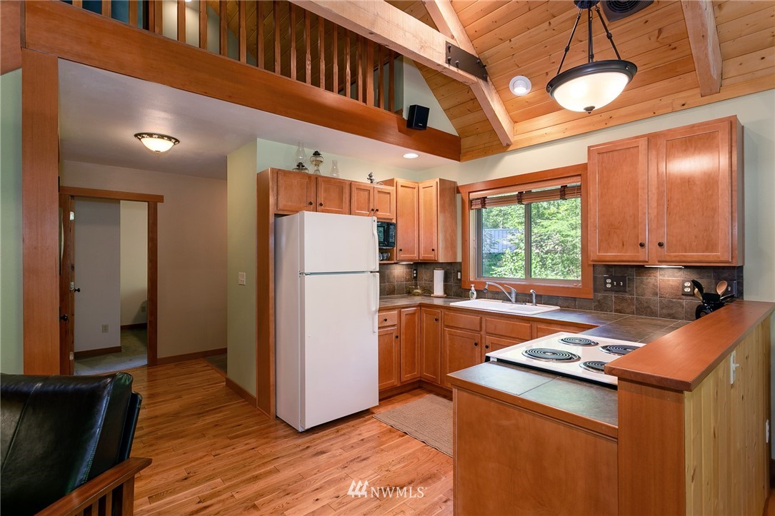 21006 Pinnacle Road Glacier, WA 98244 - Photo 8 of 23 Gallery Image 8