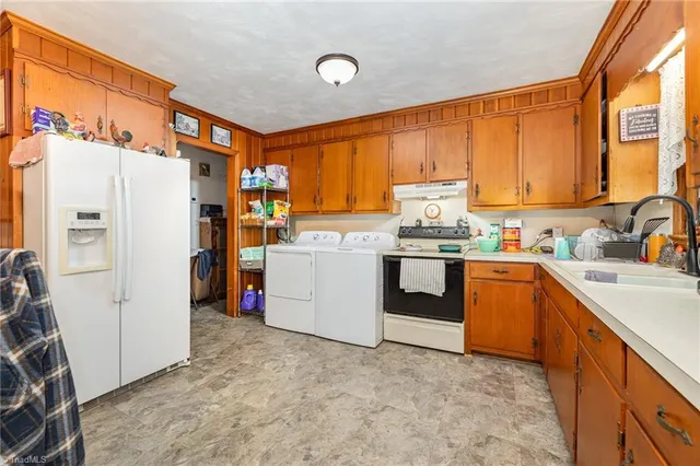 $290,000 | 205 Greystone Drive, King, NC 27021