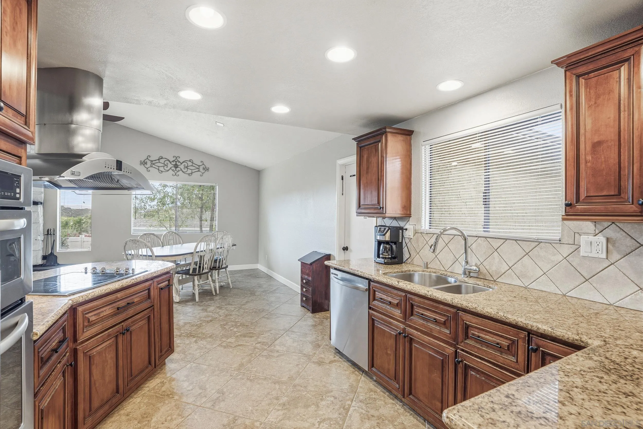 24308 Sargeant Road Ramona, CA 92065 - Photo 9 of 35