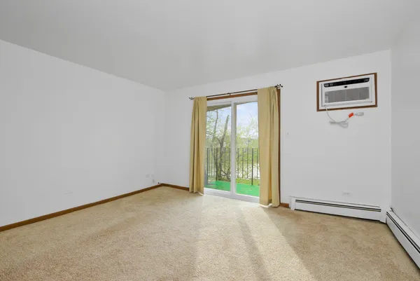 $89,900 | 17975 Huntleigh Court, Unit 301, Country Club Hills, IL 60478
