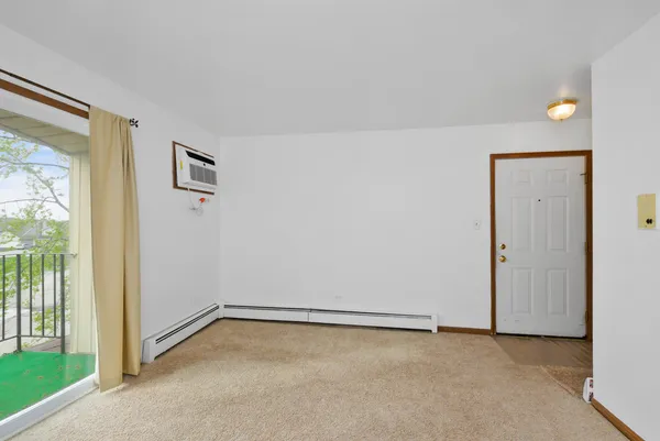 $89,900 | 17975 Huntleigh Court, Unit 301, Country Club Hills, IL 60478