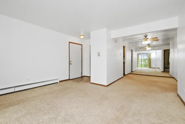 $89,900 | 17975 Huntleigh Court, Unit 301, Country Club Hills, IL 60478