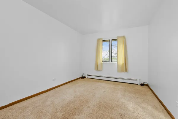 $89,900 | 17975 Huntleigh Court, Unit 301, Country Club Hills, IL 60478