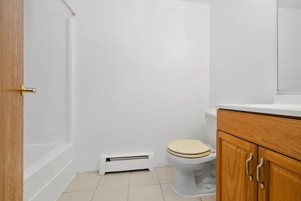 $89,900 | 17975 Huntleigh Court, Unit 301, Country Club Hills, IL 60478