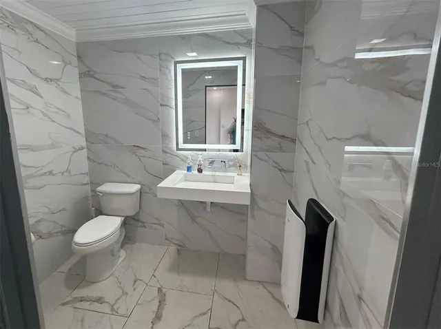 $24 | 11601 South Orange Blossom Trail, Unit 205, Orlando, FL 32809