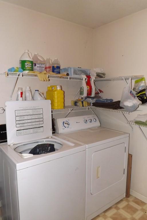 416 Creek Road Spring City, TN 37381 - Photo 17 of 21 laundry room