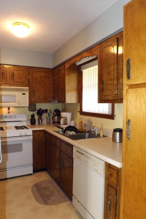 416 Creek Road Spring City, TN 37381 - Photo 6 of 21 kitchen 3