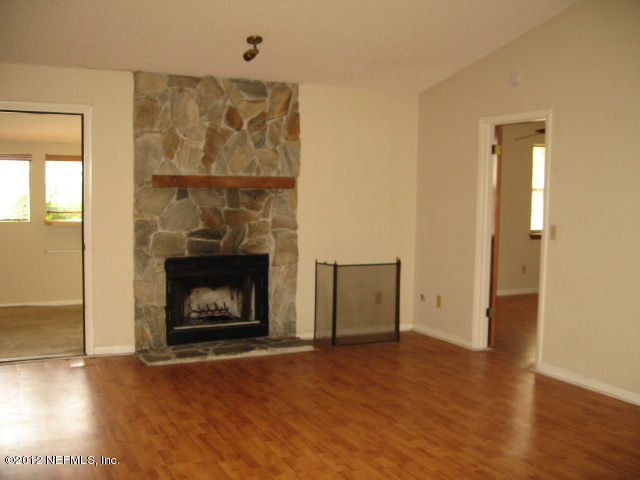 12776 Attrill Road Jacksonville, FL 32258 - Photo 3 of 10 Living Room