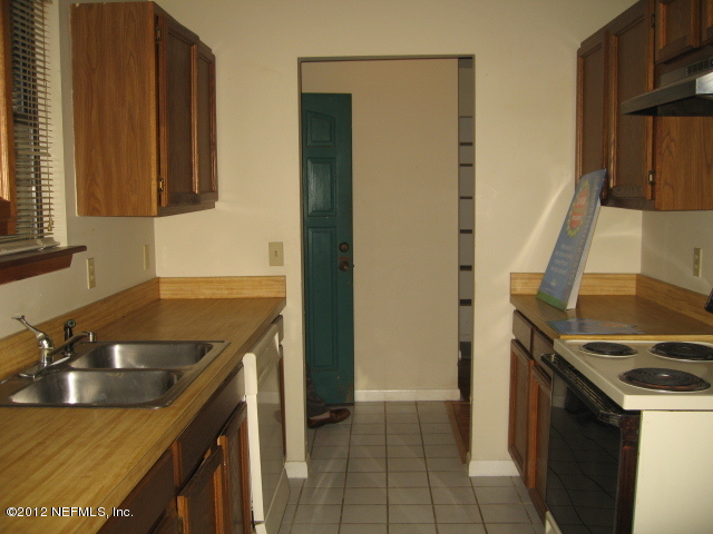 12776 Attrill Road Jacksonville, FL 32258 - Photo 4 of 10 Kitchen