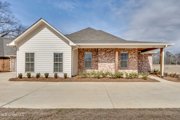 $362,000 | 1821 Freedom Ring Drive, Brandon, MS 39047