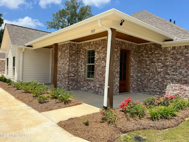 $362,000 | 1821 Freedom Ring Drive, Brandon, MS 39047